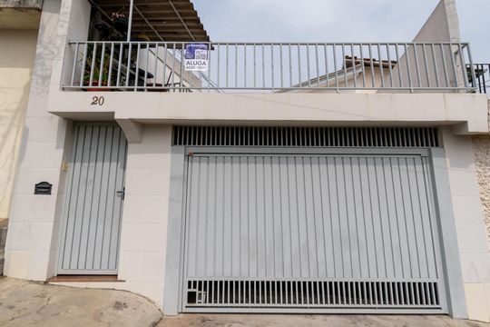 Fachada de casa para alugar com 1 quarto, 40m² em Jardim Oriental, São Paulo