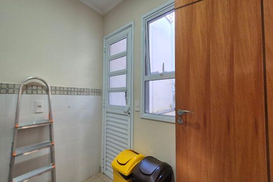 Área de Serviço de casa à venda com 3 quartos, 177m² em Cambuí, Campinas