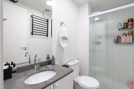 Banheiro  de apartamento para alugar com 1 quarto, 33m² em Barra Funda, São Paulo