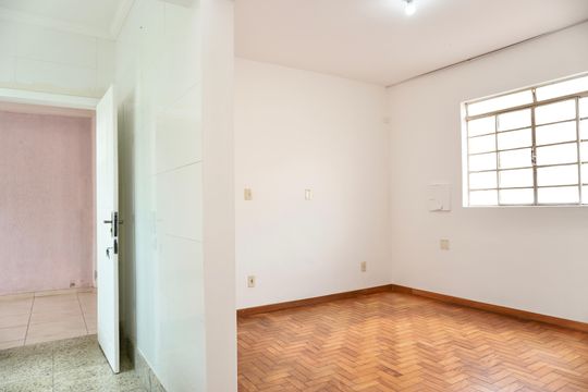 Sala  de casa para alugar com 2 quartos, 86m² em São Paulo, Belo Horizonte