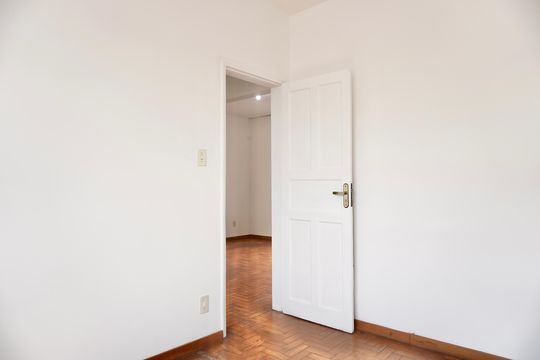 Quarto 1 de casa para alugar com 2 quartos, 86m² em São Paulo, Belo Horizonte