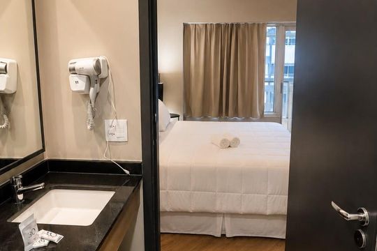 Banheiro de apartamento à venda com 1 quarto, 40m² em República, São Paulo