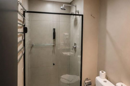 Banheiro de apartamento à venda com 1 quarto, 40m² em República, São Paulo