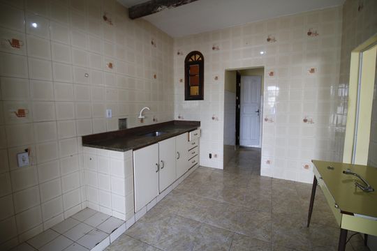 Cozinha de casa para alugar com 1 quarto, 55m² em Curicica, Rio de Janeiro