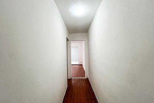 Corredor de casa para alugar com 2 quartos, 50m² em Jardim do Tiro, São Paulo
