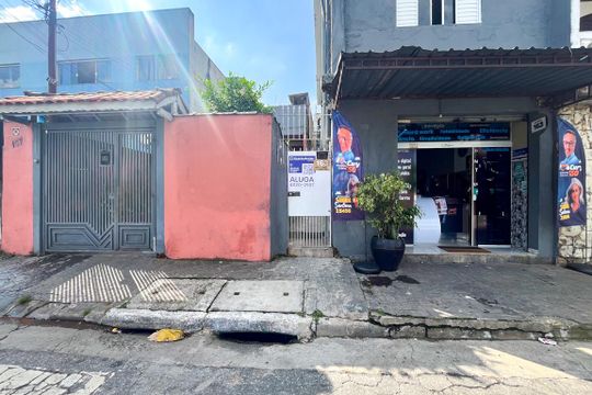 Fachada de casa para alugar com 2 quartos, 50m² em Jardim do Tiro, São Paulo