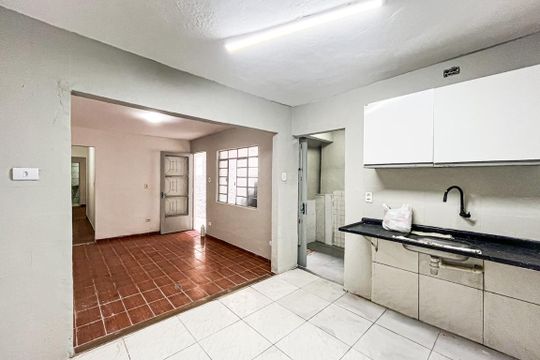 Cozinha de casa para alugar com 2 quartos, 50m² em Jardim do Tiro, São Paulo
