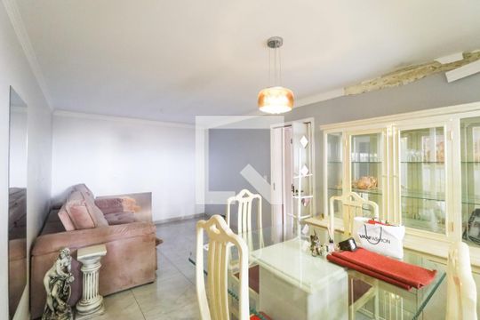 Casa de Condomínio para alugar com 2 quartos, 180m² em Vila Mazzei, São Paulo