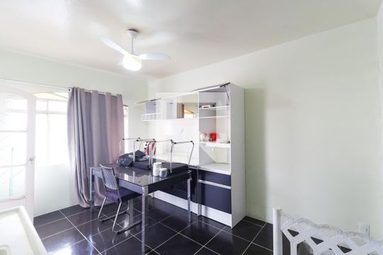 Cozinha de casa de condomínio para alugar com 3 quartos, 180m² em Vila Mazzei, São Paulo