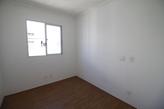 Quarto 1 de apartamento para alugar com 2 quartos, 46m² em Taquara, Rio de Janeiro