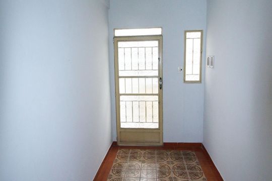 Entrada 2º piso de casa para alugar com 3 quartos, 200m² em Vista Alegre, Rio de Janeiro