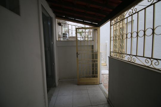 Área externa de casa para alugar com 3 quartos, 200m² em Vista Alegre, Rio de Janeiro