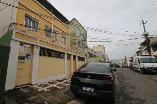 Fachada da casa de casa para alugar com 3 quartos, 200m² em Vista Alegre, Rio de Janeiro