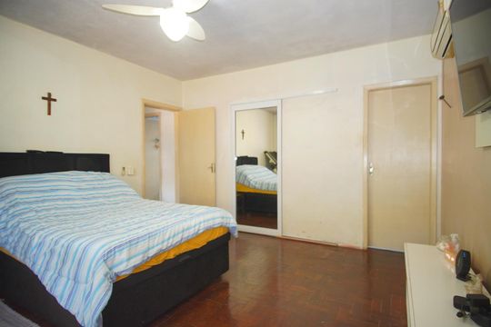 Suíte de casa à venda com 3 quartos, 153m² em Jardim Itu, Porto Alegre
