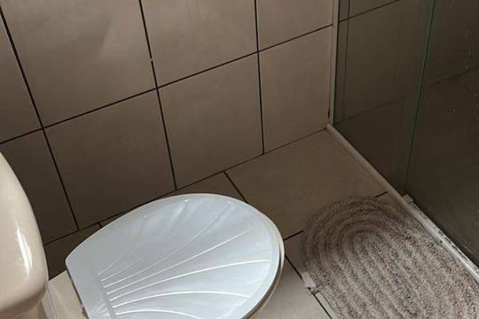 Banheiro de casa à venda com 3 quartos, 180m² em Parque Savoi City, São Paulo