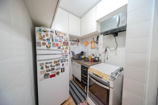 Cozinha de apartamento para alugar com 2 quartos, 53m² em Bela Vista, São Paulo