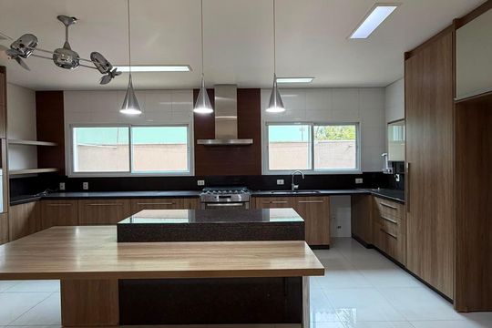 Casa de Condomínio à venda com 4 quartos, 424m² em Parque Centenário, Jundiaí