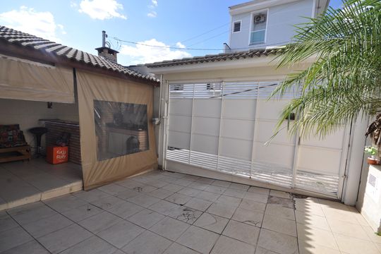 Garagem de casa à venda com 3 quartos, 94m² em Vila Nova Mazzei, São Paulo