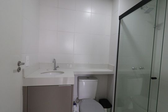 Banheiro de apartamento à venda com 2 quartos, 42m² em Jurubatuba, São Paulo