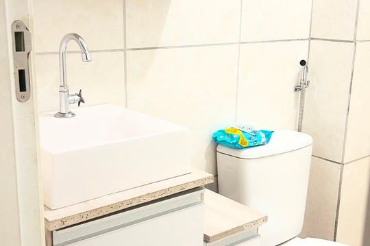 Banheiro de apartamento para alugar com 2 quartos, 61m² em Caiapos, Contagem