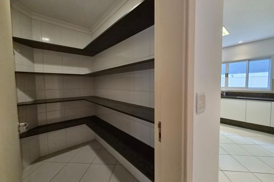 Despensa Cozinha de casa de condomínio para alugar com 3 quartos, 312m² em Jardim Recanto, Valinhos