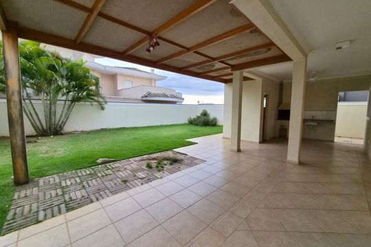 Área externa de casa de condomínio para alugar com 3 quartos, 312m² em Jardim Recanto, Valinhos