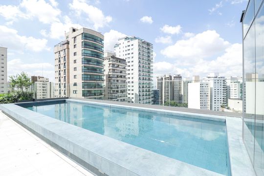 Piscina de kitnet/studio para alugar com 0 quarto, 28m² em Santana, São Paulo