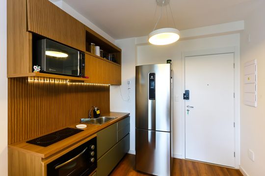 Cozinha de kitnet/studio à venda com 1 quarto, 33m² em Vila Suzana, São Paulo