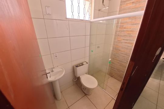 Banheiro de casa para alugar com 2 quartos, 125m² em Cidade Aracy, São Carlos