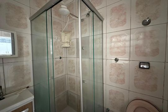 Banheiro de apartamento para alugar com 1 quarto, 58m² em Itararé, Santos