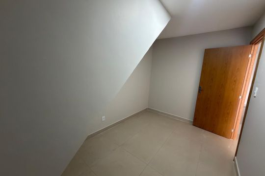 Quarto 01 de kitnet/studio para alugar com 2 quartos, 57m² em Setor Habitacional Vicente Pires, Brasília