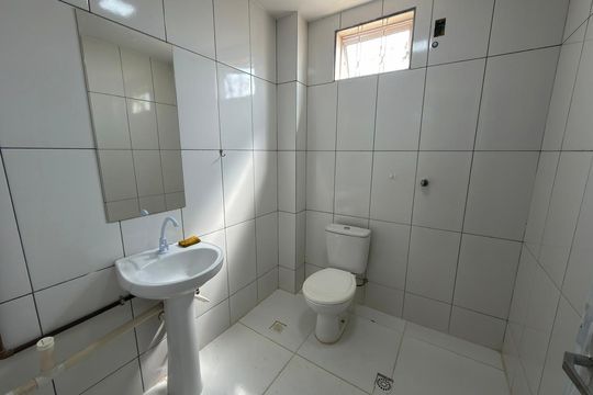 Banheiro de kitnet/studio para alugar com 2 quartos, 57m² em Setor Habitacional Vicente Pires, Brasília