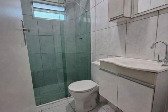 Banheiro de apartamento à venda com 2 quartos, 54m² em RESIDENCIAL das Acacias, Várzea Paulista