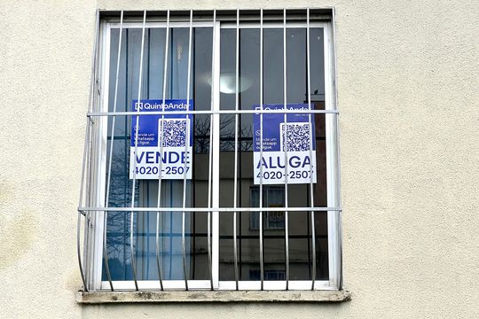 Placa QuintoAndar  de apartamento à venda com 2 quartos, 44m² em Kennedy, Contagem