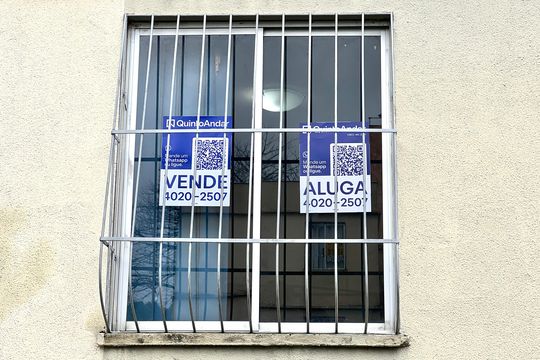 Placa QuintoAndar  de apartamento à venda com 2 quartos, 44m² em Kennedy, Contagem