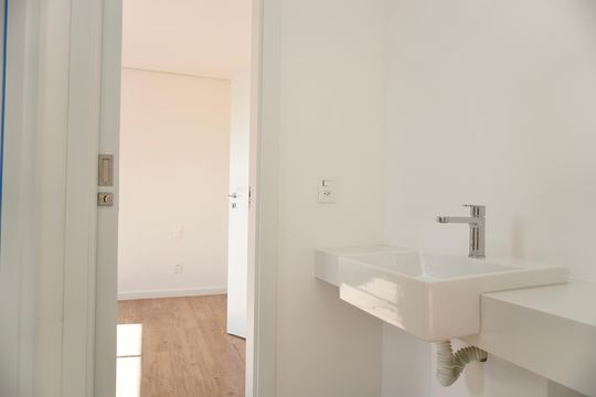 Banheiro das Semi-suítes de apartamento à venda com 4 quartos, 158m² em Savassi, Belo Horizonte