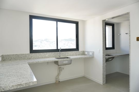 Cozinha de apartamento à venda com 4 quartos, 158m² em Savassi, Belo Horizonte