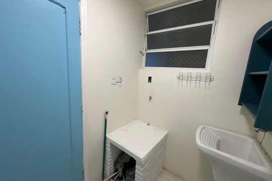 Banheiro de apartamento para alugar com 1 quarto, 52m² em Centro, São Vicente
