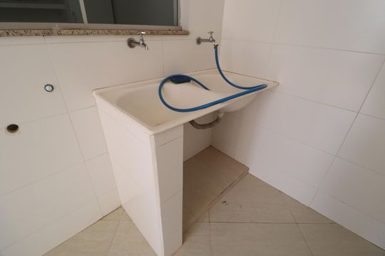 Área de Serviço de casa para alugar com 3 quartos, 360m² em Saraiva, Uberlândia