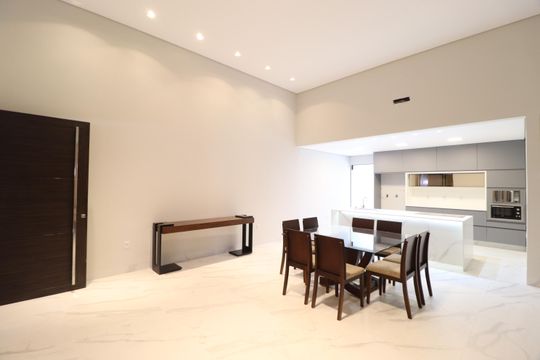 Sala de casa para alugar com 3 quartos, 360m² em Saraiva, Uberlândia