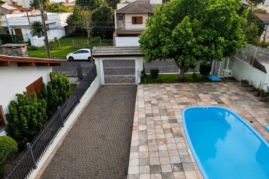 Área externa de casa para alugar com 4 quartos, 242m² em Ouro Branco, Novo Hamburgo