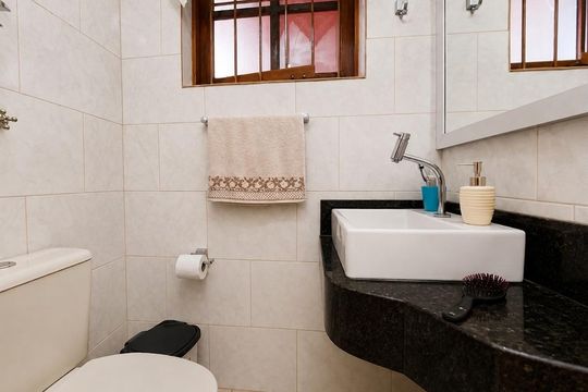 Banheiro 2 de casa para alugar com 4 quartos, 242m² em Ouro Branco, Novo Hamburgo