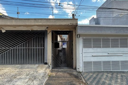 Fachada de casa para alugar com 2 quartos, 40m² em Parque das Nações, Santo André