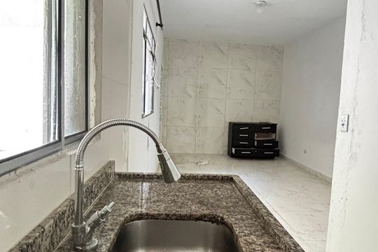 Cozinha de casa para alugar com 2 quartos, 40m² em Parque das Nações, Santo André