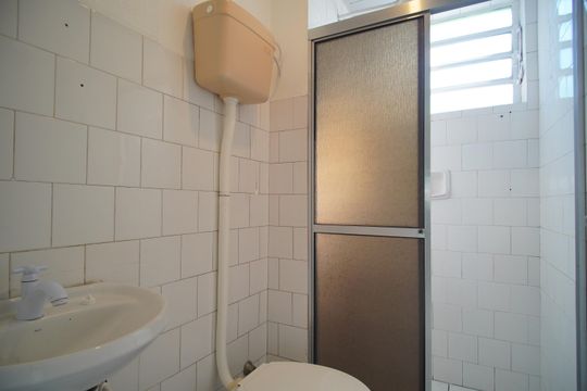 Banheiro de apartamento à venda com 2 quartos, 41m² em Canudos, Novo Hamburgo