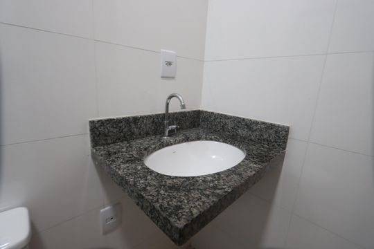 Banheiro de apartamento para alugar com 2 quartos, 55m² em Chácara Belenzinho, São Paulo