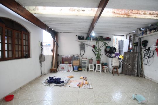Garagem de casa à venda com 2 quartos, 150m² em Vila Suzana, São Paulo