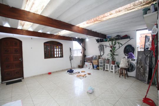 Garagem de casa à venda com 2 quartos, 150m² em Vila Suzana, São Paulo