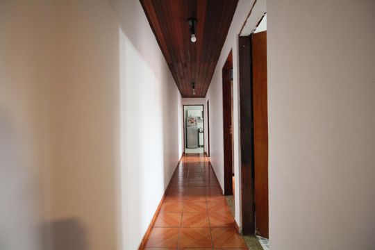 Corredor de casa à venda com 2 quartos, 150m² em Vila Suzana, São Paulo