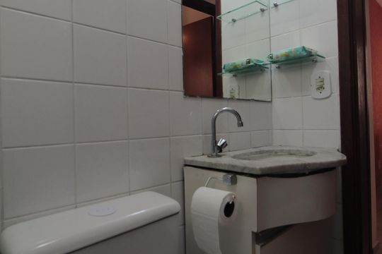 Banheiro de apartamento para alugar com 2 quartos, 50m² em Bandeirantes (pampulha), Belo Horizonte